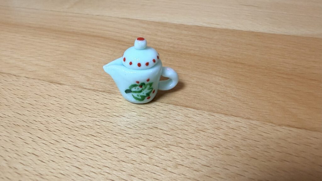 水色のポットのミニチュア