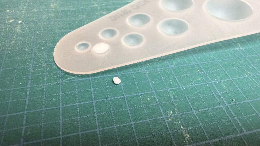 粘土スケールと樹脂粘土