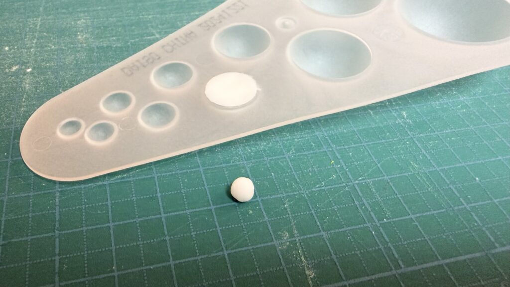 粘土スケールと樹脂粘土