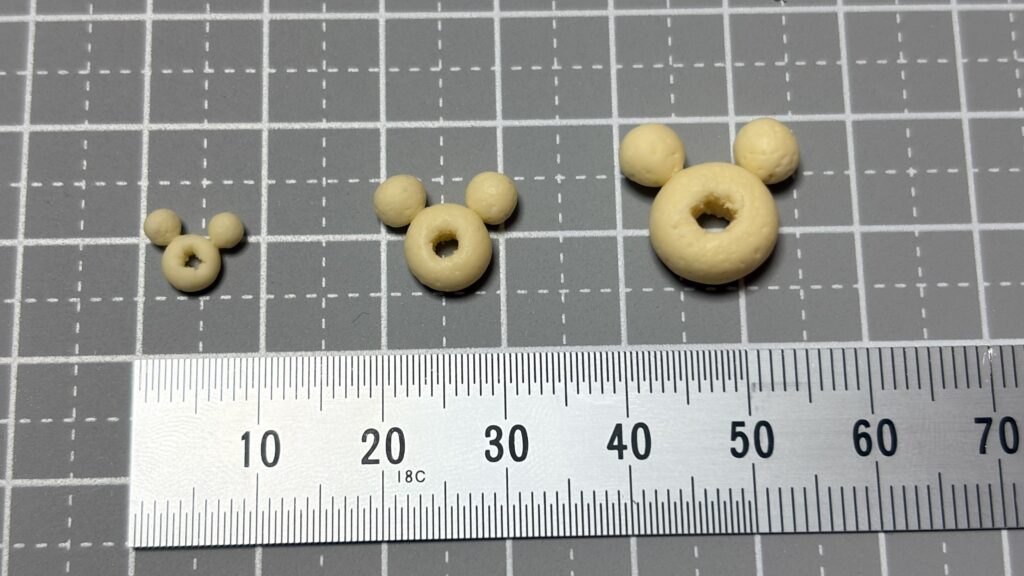 ミニチュアのミッキードーナツをスケールダウンして作製